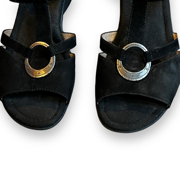 Umberto Raffini Yoli Wedge Sandals Black Suede T Strap Open Toe  EU41/US 10-10.5 - Picture 3 of 12
